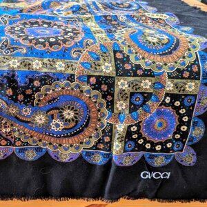 Vintage GUCCI oversized scarf/shawl